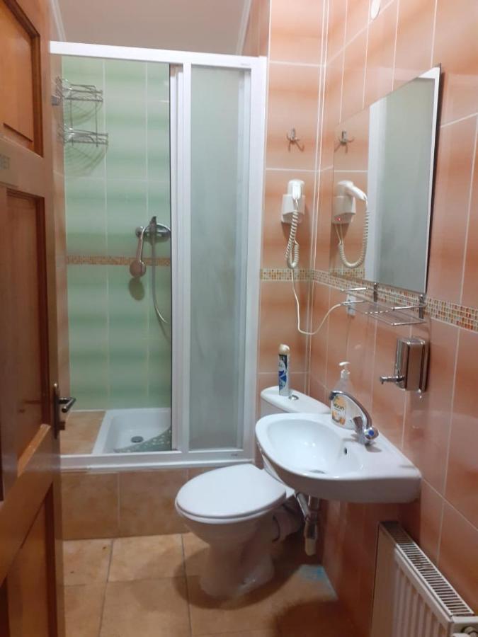 Hostel Stozhary ترنوبل المظهر الخارجي الصورة
